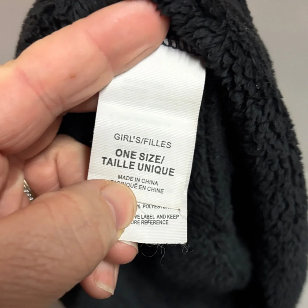 The North Face Black Fleece Hat for girls